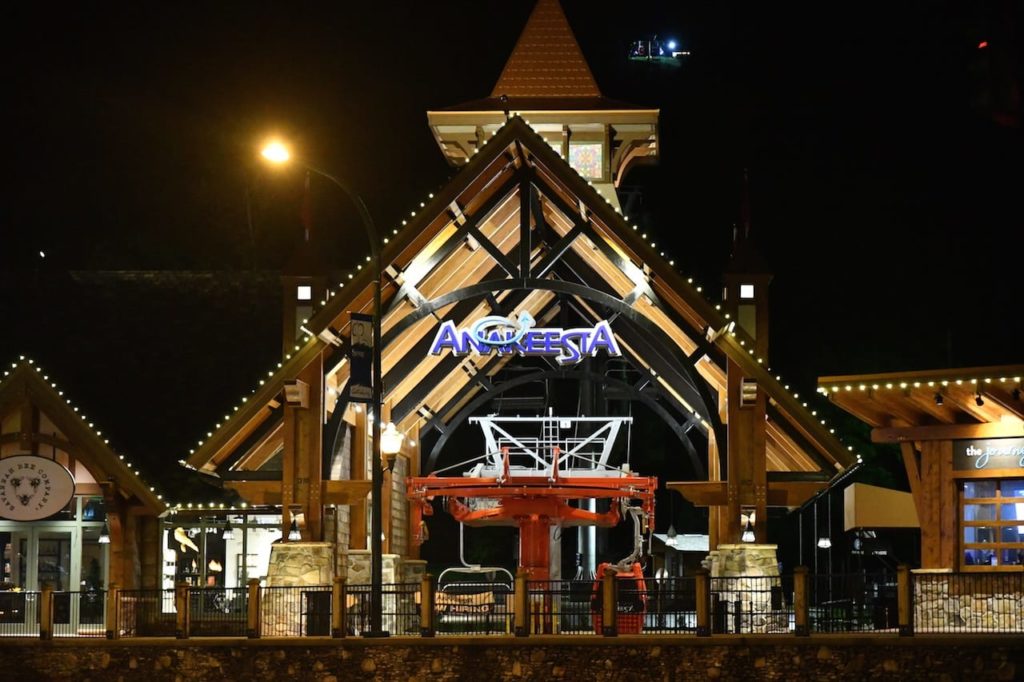 Anakeesta sign at night