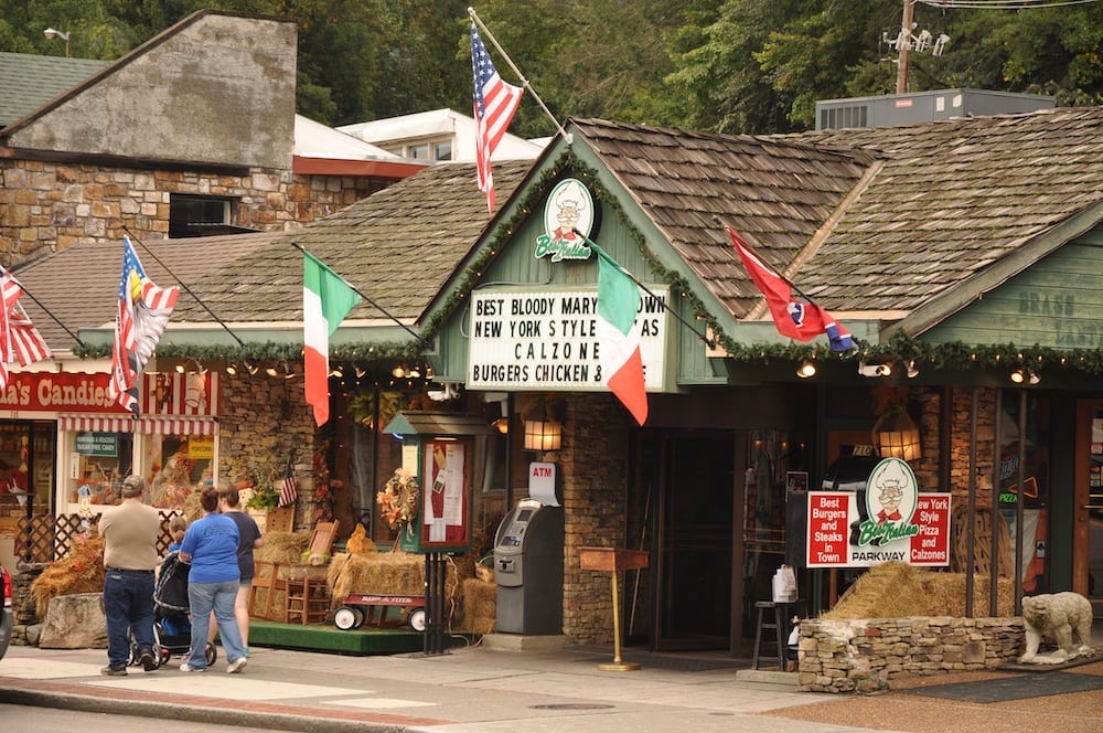 6 of the Best Places to Eat Pizza in Gatlinburg