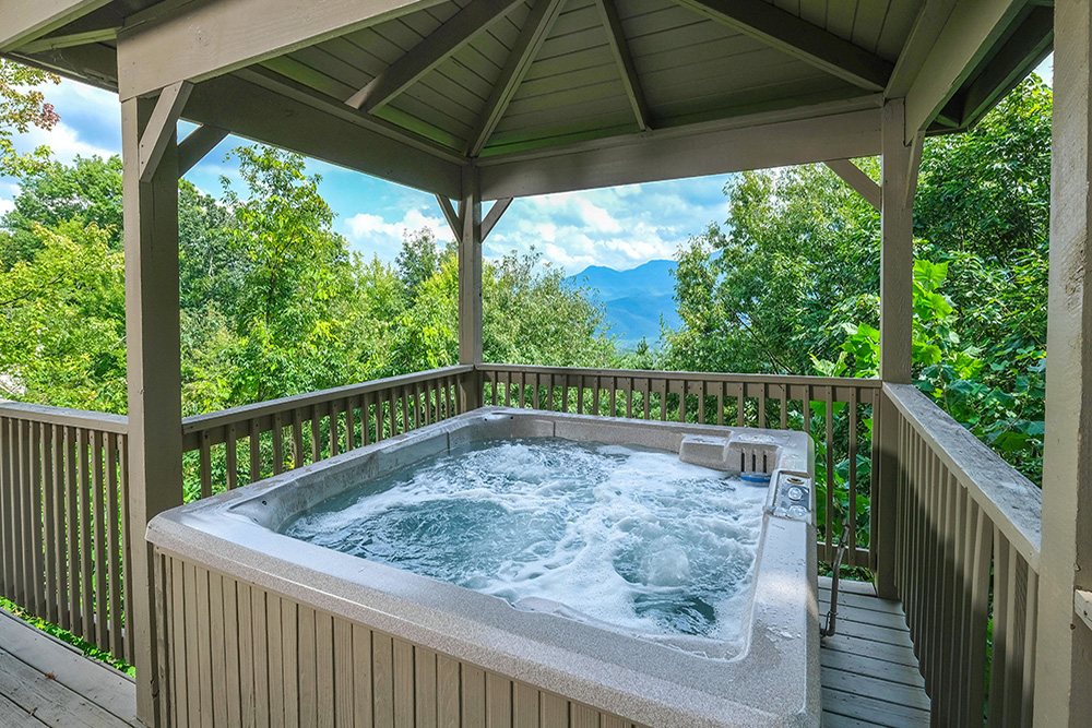 Gatlinburg-Cabin-Emperors-View-1428-featured