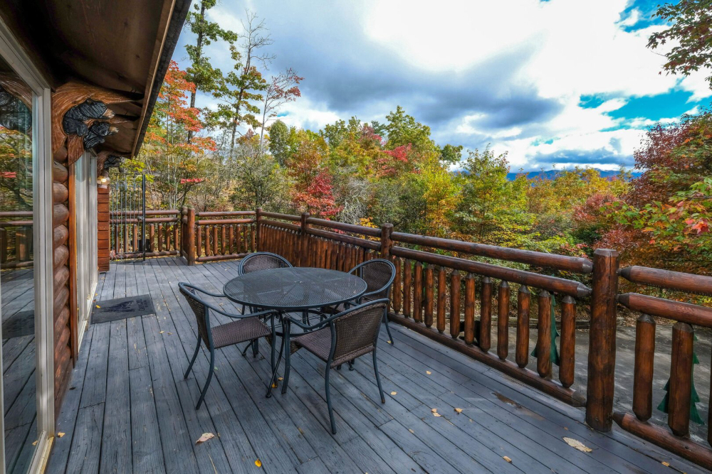Gatlinburg - Christines Cabin - Featured