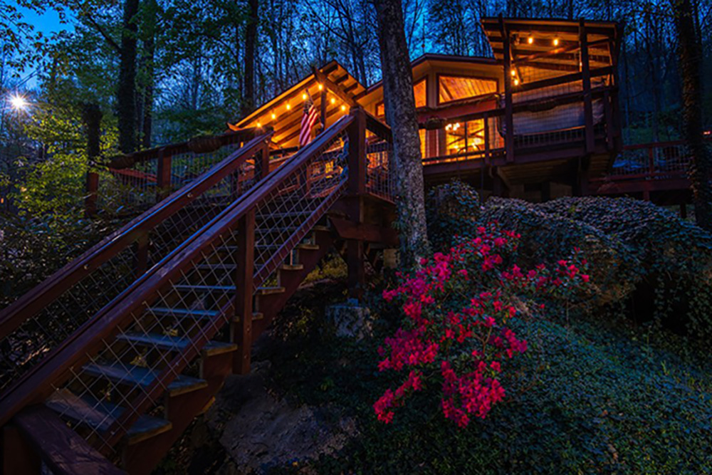 gatlinburg-cabin-double-creek-cabin-exterior-12-feat