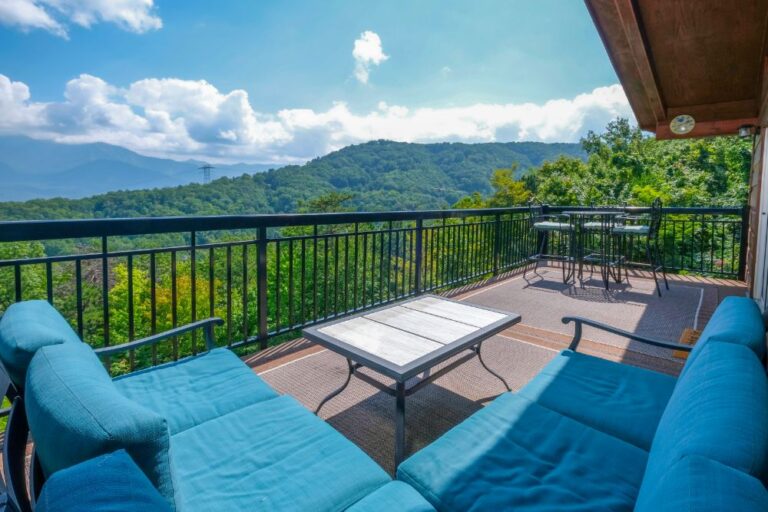 Gatlinburg Cabin - A Million Dollar View - Featured