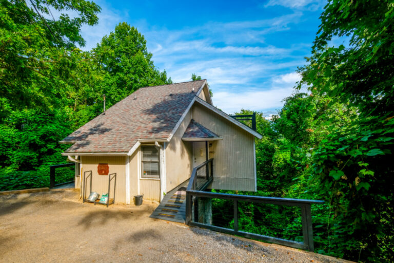 Chalet Village Cabin Rental - Bear Hugs - Featured