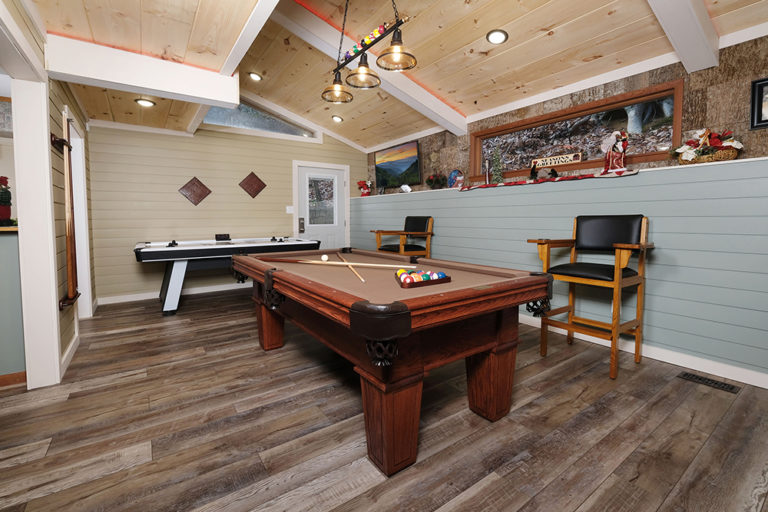 Gatlinburg - Bear Hug Cabin - Rec Room