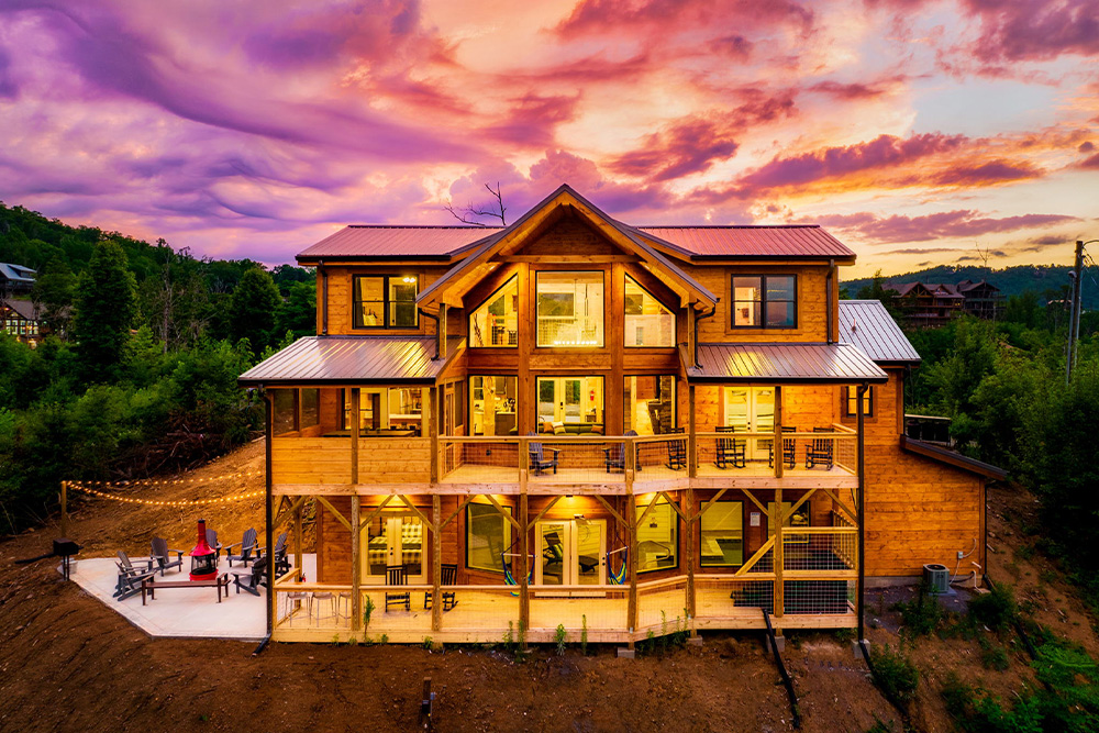 Gatlinburg - Red Hawk Retreat - Featured