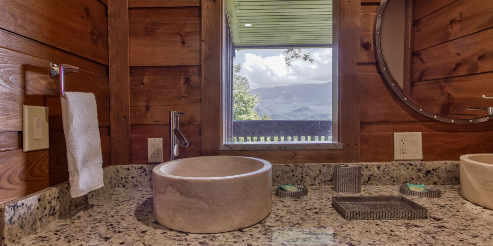 Gatlinburg - Picture Perfect 925 - Bathroom