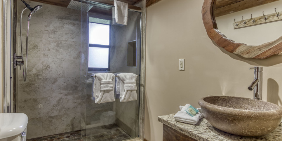 Gatlinburg - Picture Perfect 925 - Bathroom