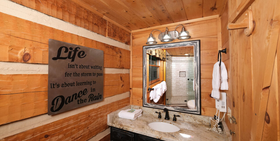 Gatlinburg - Mountain Splendor 1250 - Bathroom