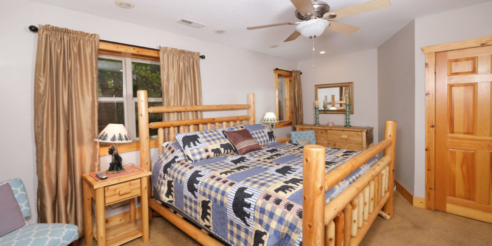 Gatlinburg - Christine's Cabin 1101 - Bedroom