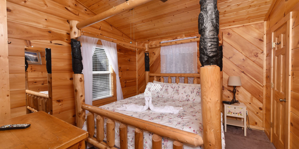 Gatlinburg - A Million Dollar View - Bedroom