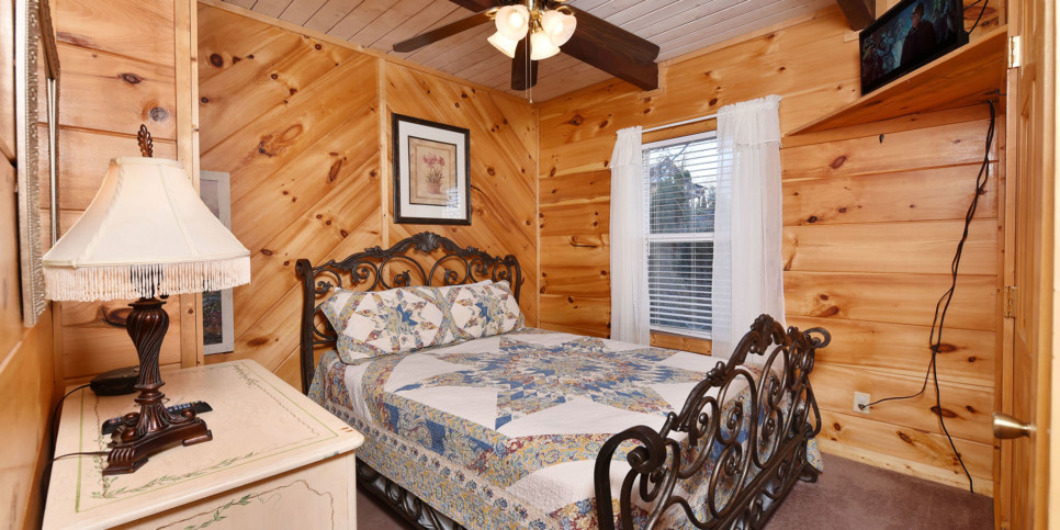 Gatlinburg - A Million Dollar View - Bedroom