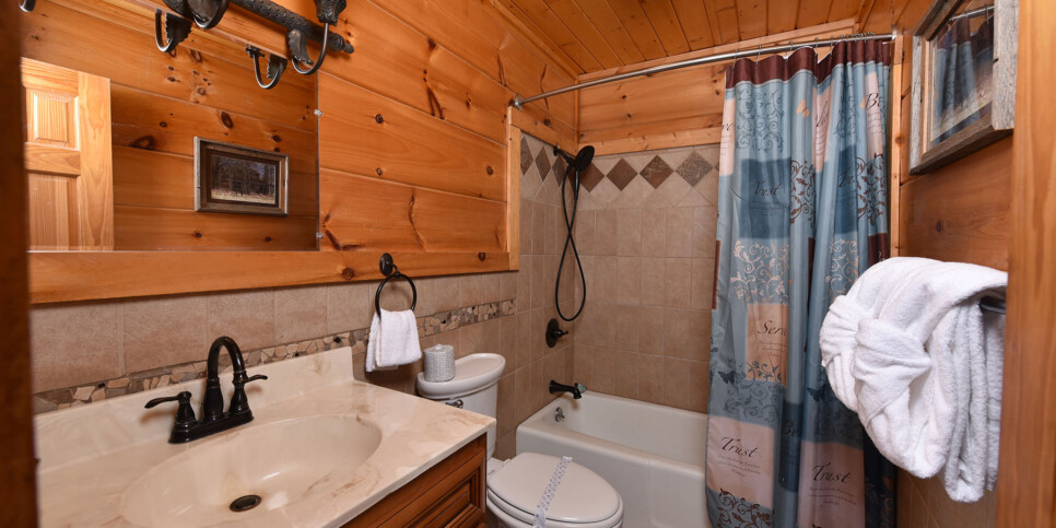 Gatlinburg - A Million Dollar View - Bathroom