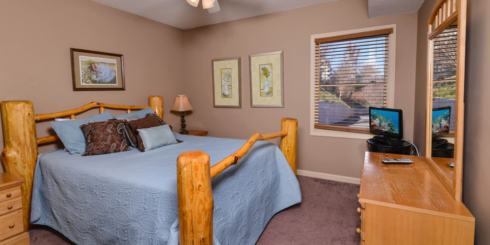 Gatlinburg - Sky High - Bedroom