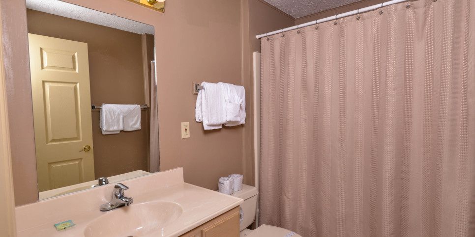 Gatlinburg - Sky High - Bathroom