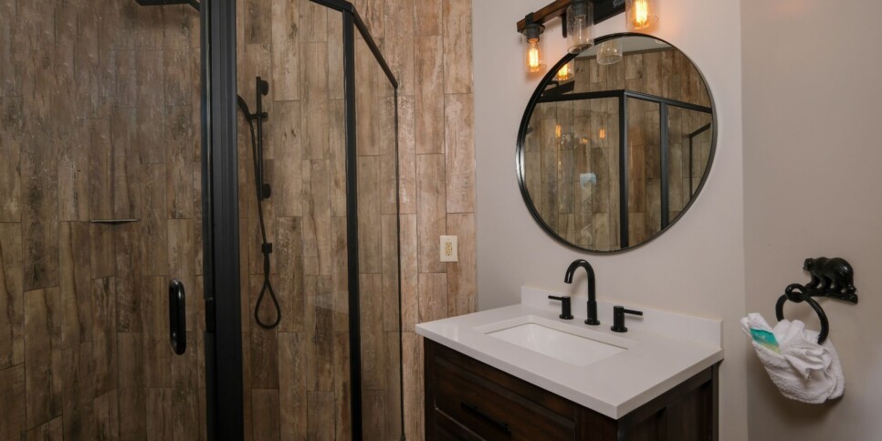 Chalet Village Cabin - Eagle's Nest - Bathroom