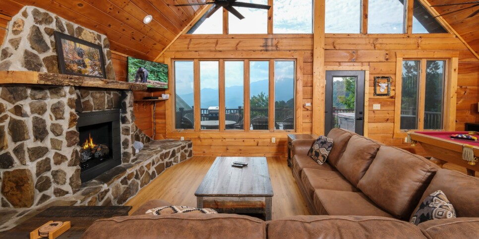 Chalet Village Cabin - Eagle's Nest - Living Room