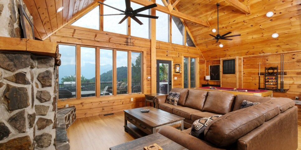 Chalet Village Cabin - Eagle's Nest - Living Room
