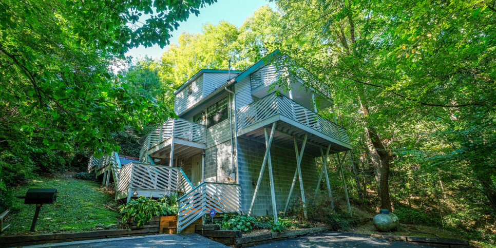 Gatlinburg - Bonnie and Clyde - Exterior