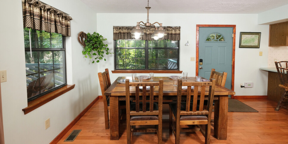 Gatlinburg - Bonnie and Clyde - Kitchen
