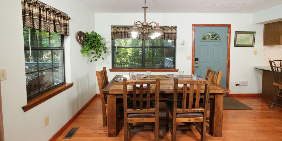 Gatlinburg - Bonnie and Clyde - Kitchen