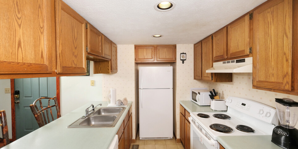 Gatlinburg - Bonnie and Clyde - Kitchen