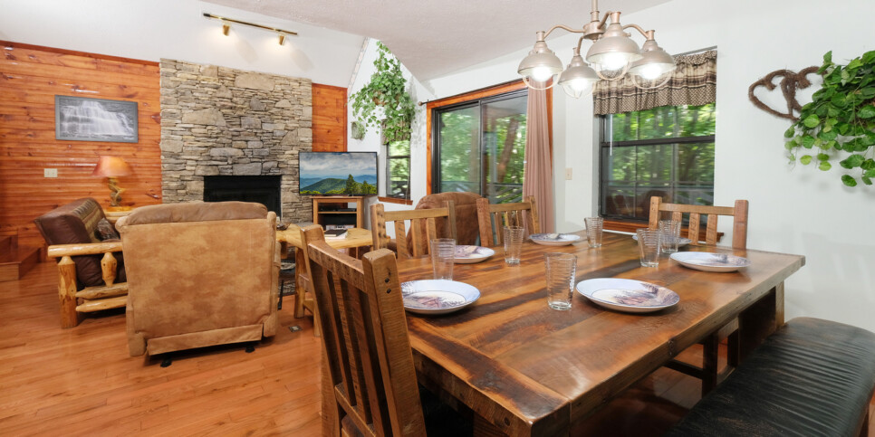 Gatlinburg - Bonnie and Clyde - Kitchen