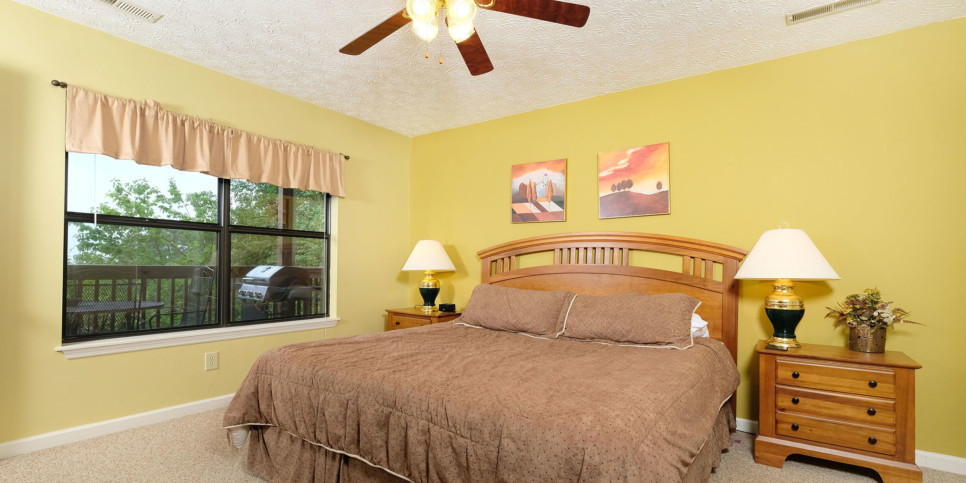 Gatlinburg - Among the Clouds - Bedroom