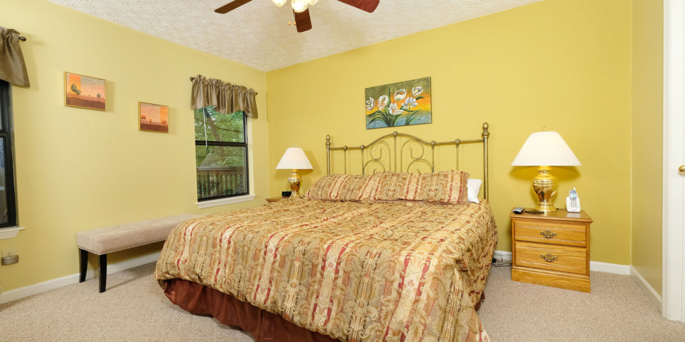 Gatlinburg - Among the Clouds - Bedroom