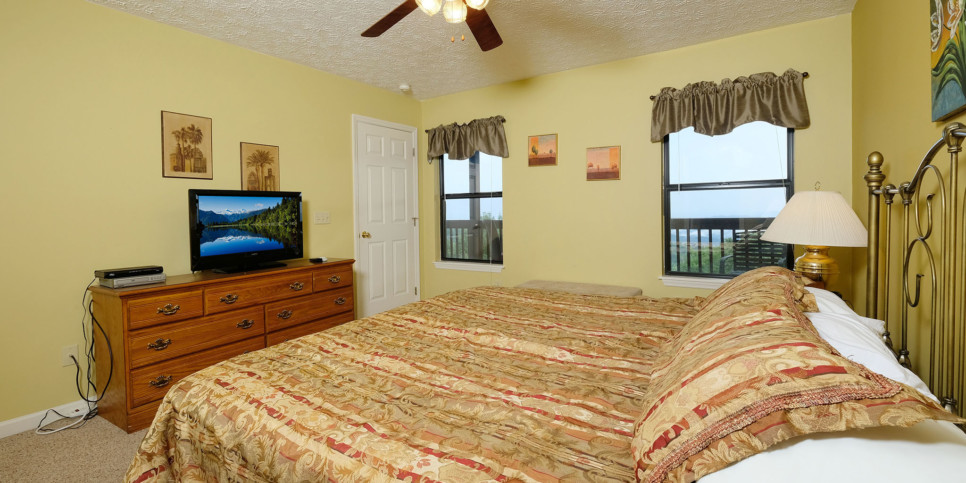 Gatlinburg - Among the Clouds - Bedroom