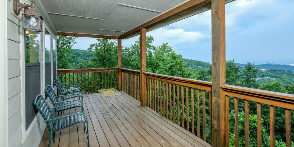 Gatlinburg - Among the Clouds - Exterior