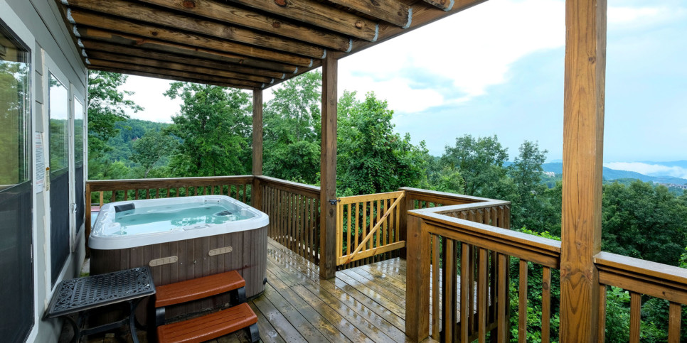 Gatlinburg - Among the Clouds - Exterior