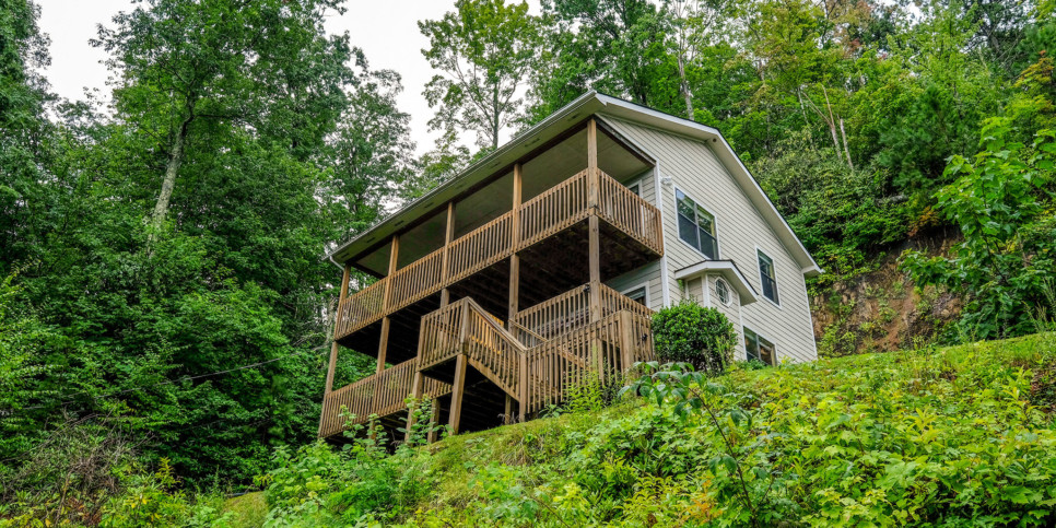 Gatlinburg - Among the Clouds - Exterior