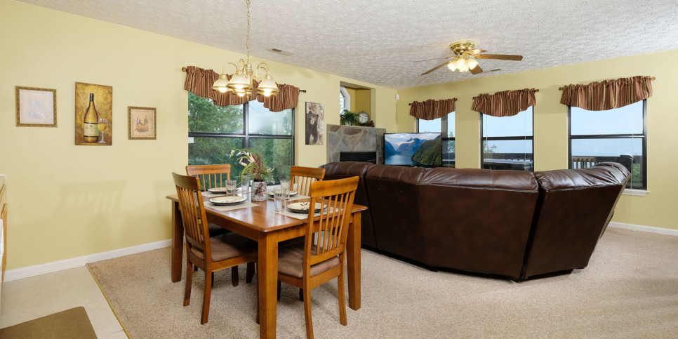 Gatlinburg - Among the Clouds - Kitchen