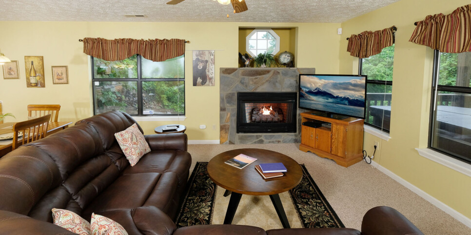 Gatlinburg - Among the Clouds - Living Room