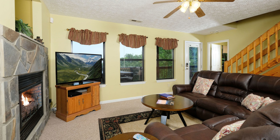 Gatlinburg - Among the Clouds - Living Room