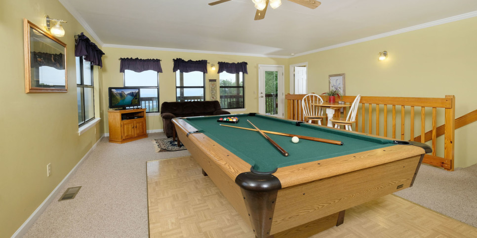 Gatlinburg - Among the Clouds - Rec Room