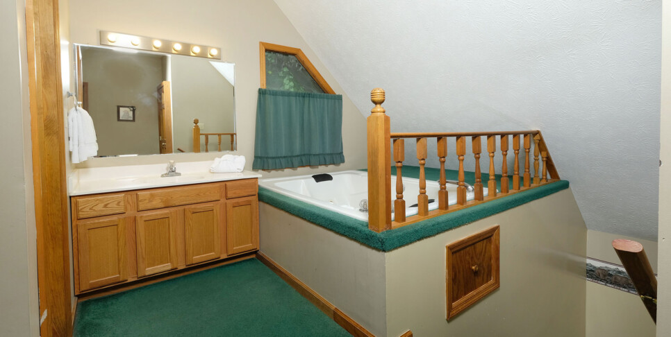 Gatlinburg - Bear Hugs 1126 - Bathroom