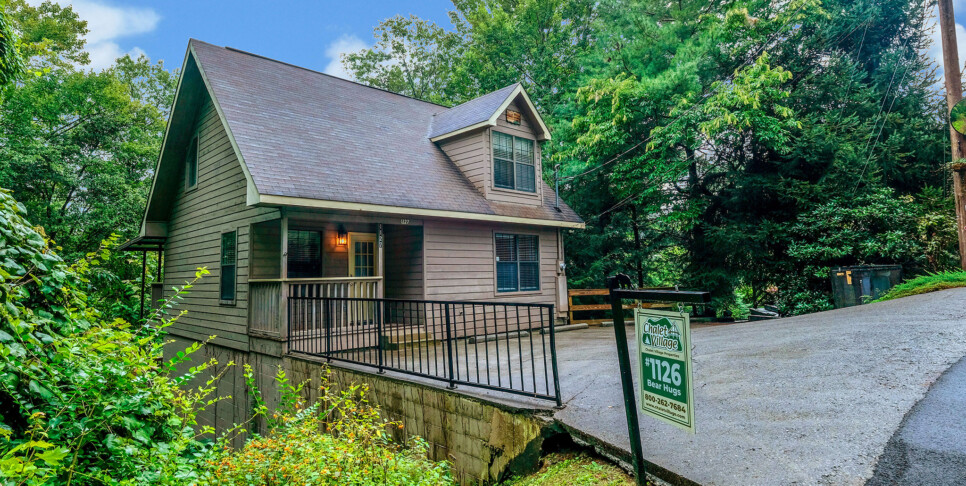 Gatlinburg - Bear Hugs 1126 - Exterior