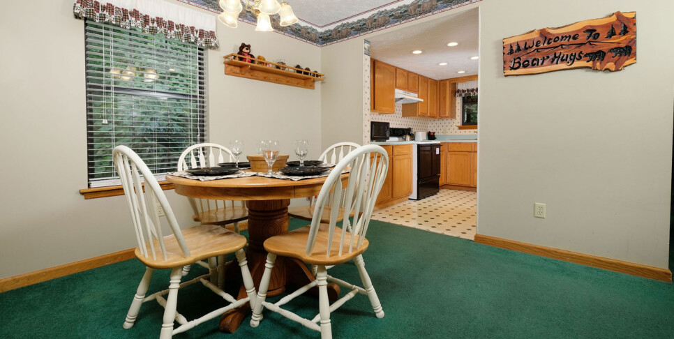 Gatlinburg - Bear Hugs 1126 - Kitchen