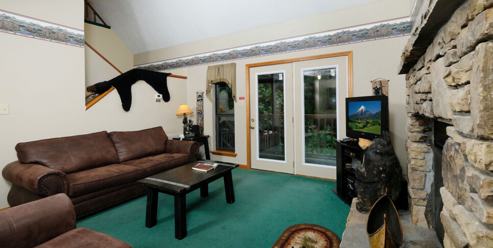 Gatlinburg - Bear Hugs 1126 - Living Room
