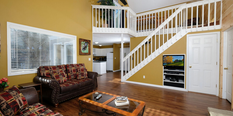 Gatlinburg - Bear Hugs - Living Room
