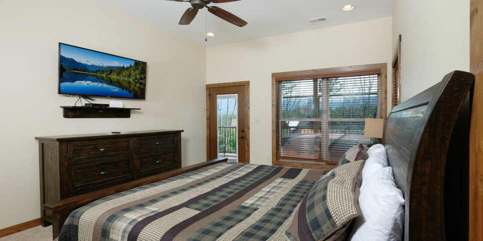 Gatlinburg - Bear Watch 1011 - Bedroom