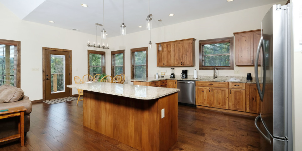 Gatlinburg - Bear Watch 1011 - Kitchen