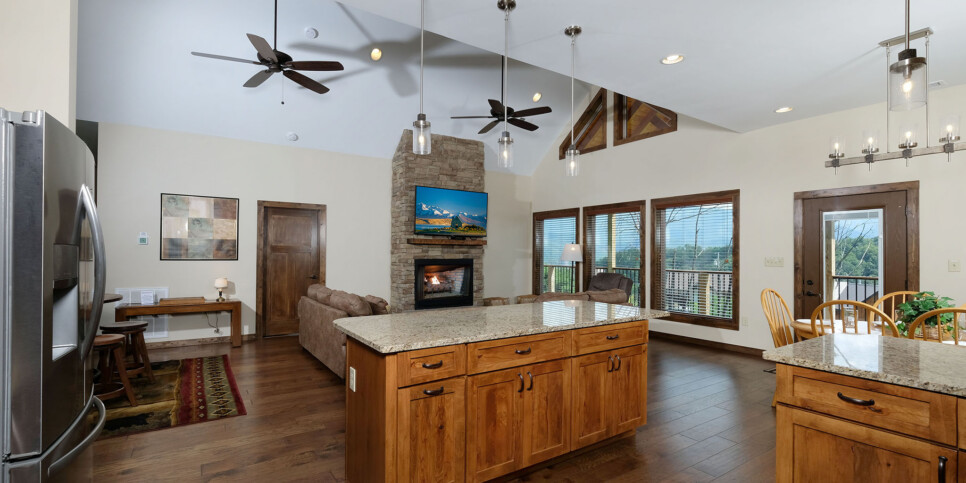 Gatlinburg - Bear Watch 1011 - Kitchen
