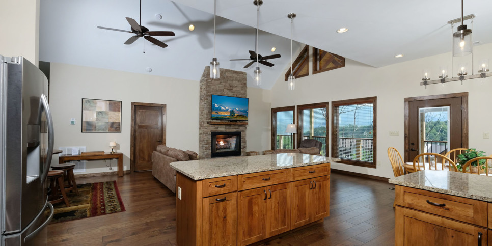 Gatlinburg - Bear Watch 1011 - Kitchen