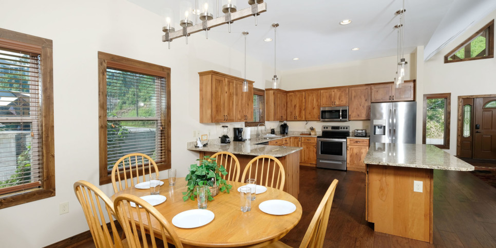 Gatlinburg - Bear Watch 1011 - Kitchen