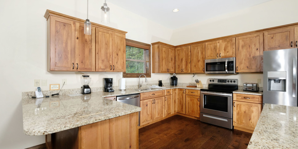 Gatlinburg - Bear Watch 1011 - Kitchen