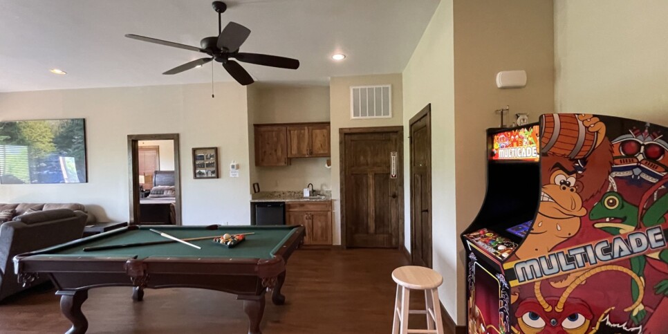 Gatlinburg Cabin - Bear Watch - Rec Room