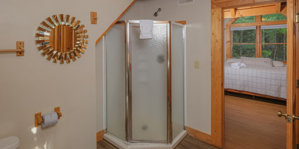 Gatlinburg - Gigi's Getaway - Bathroom