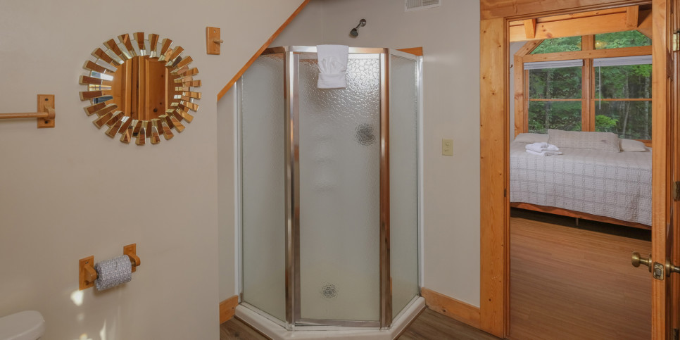 Gatlinburg - Gigi's Getaway - Bathroom